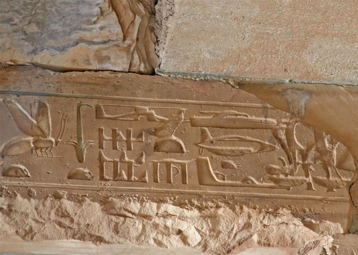 http://www.bibliotecapleyades.net/egipto/imagenes/abydos02.jpg