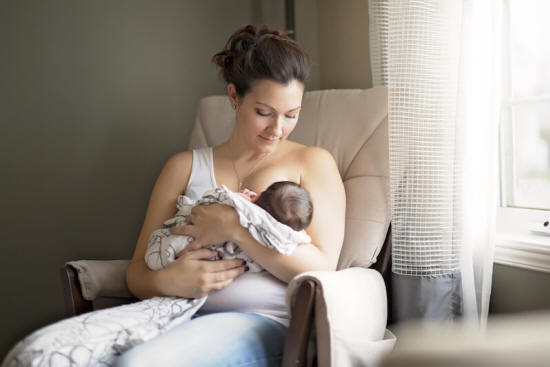 Coconut oil can be applied immediately before breastfeeding