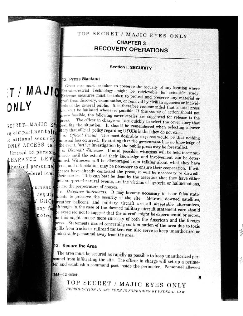 https://www.bibliotecapleyades.net/sociopolitica/ufo_officialmanual/ufo_officialmanual_12.jpg