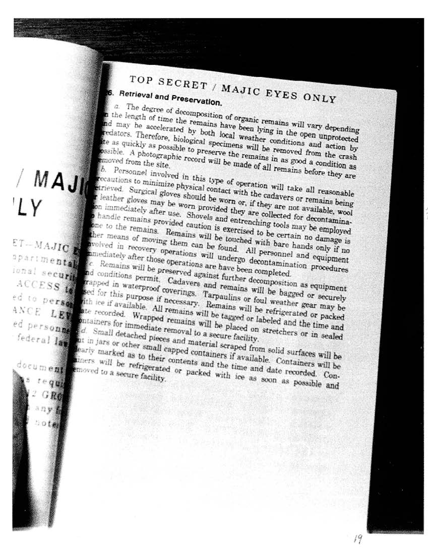 https://www.bibliotecapleyades.net/sociopolitica/ufo_officialmanual/ufo_officialmanual_22.jpg